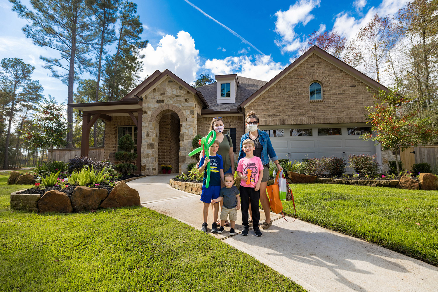 Successful Second Annual “Harvest In The Hills” Model Home Tour In The Woodlands Hills
