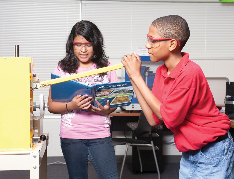 Willis ISD Brings Career & Technology Exploration Labs to 8th Grade Students
